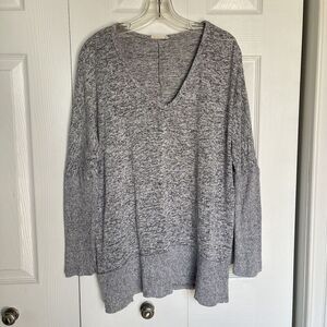 Olivia Rae Women Large Knit Sweater Lightweight Gray Heather Ribbed Sleeve